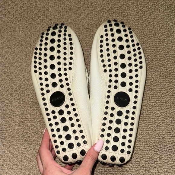 Gucci White Leather Loafers with Red and Green Accents - Picture 4 of 5